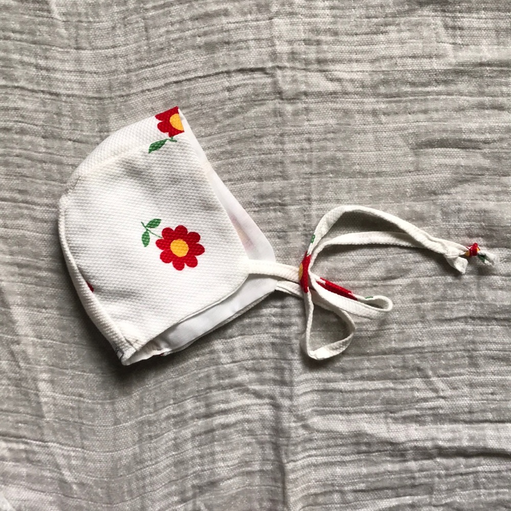 Wee vintage floral bonnet